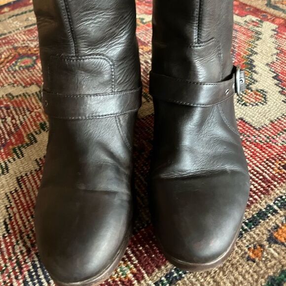 Ugh | Women's Frances dark brown Leather Boots with buckles | size 7 - Picture 5 of 9